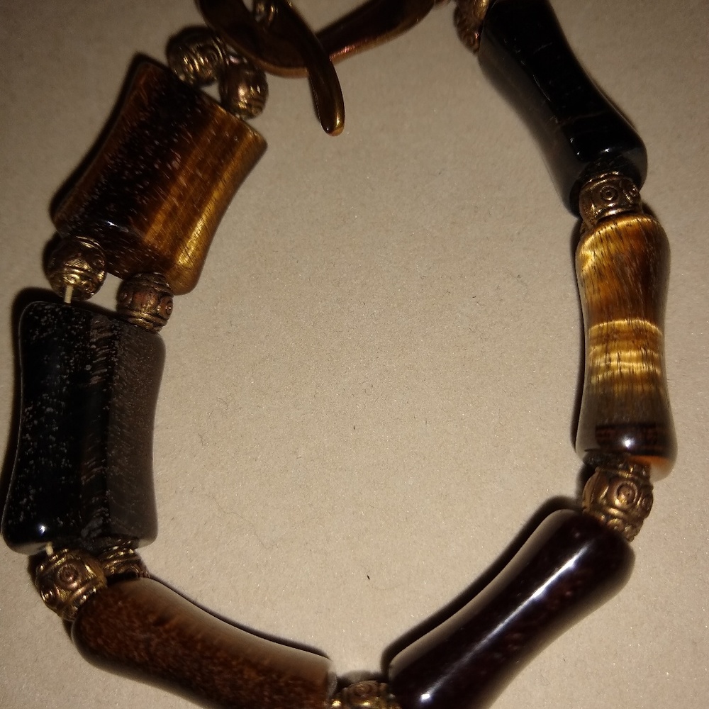 Tigers eye toggle bracelet
